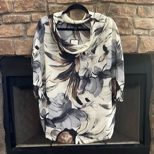 NWT Investments “Figi Floral” blouse. Size XL